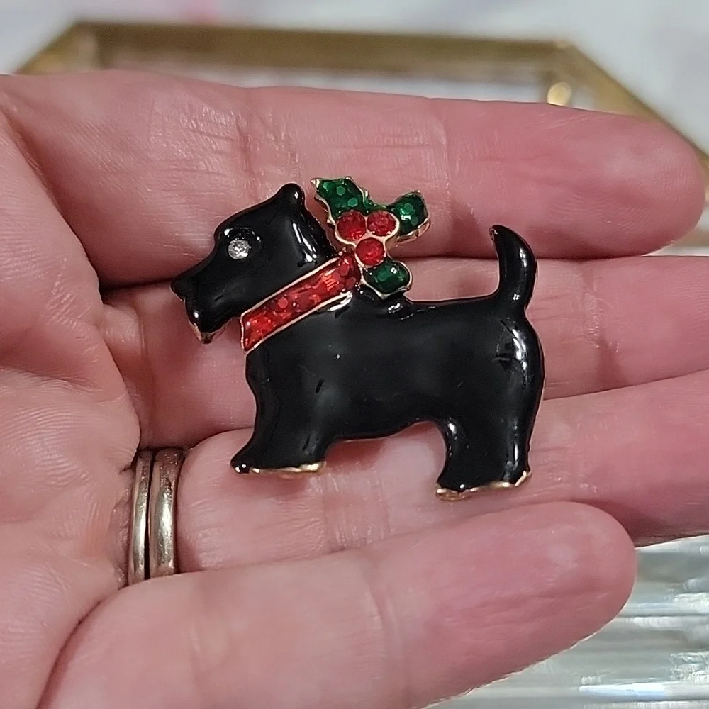 Scottish Terrier Black Enamel Red Rhinestones Vintage Christmas Holiday Brooch